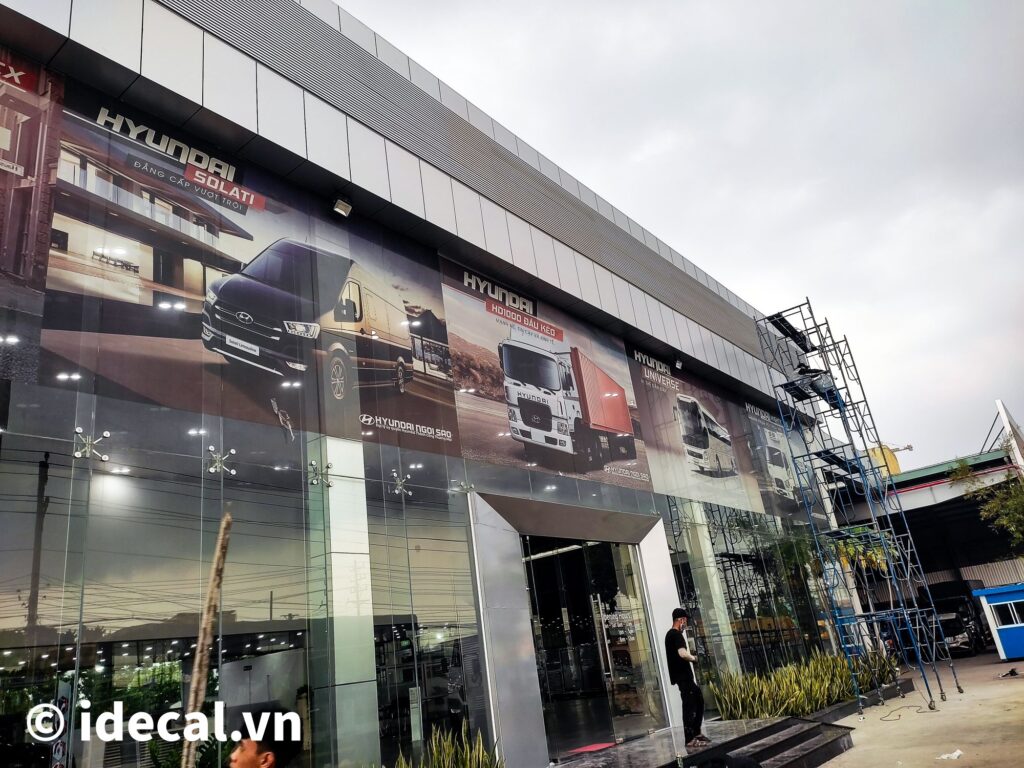 Hoàn thiện in ấn và thi công decal lưới Huyndai Bình Dương