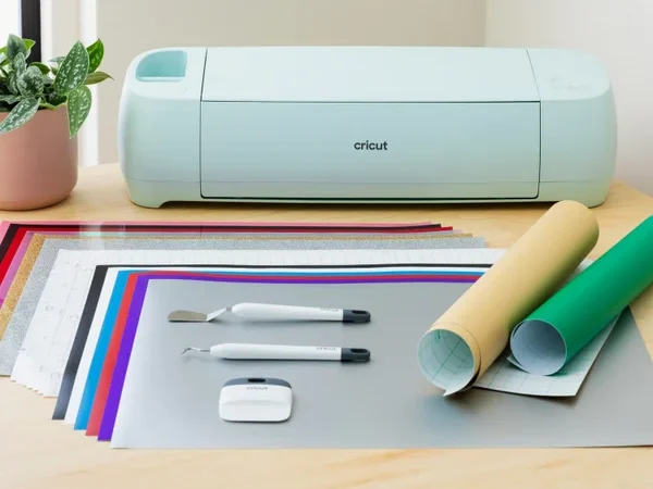 Dịch vụ Cắt Decal theo yêu cầu 1 Dịch vụ Cắt Decal theo yêu cầu