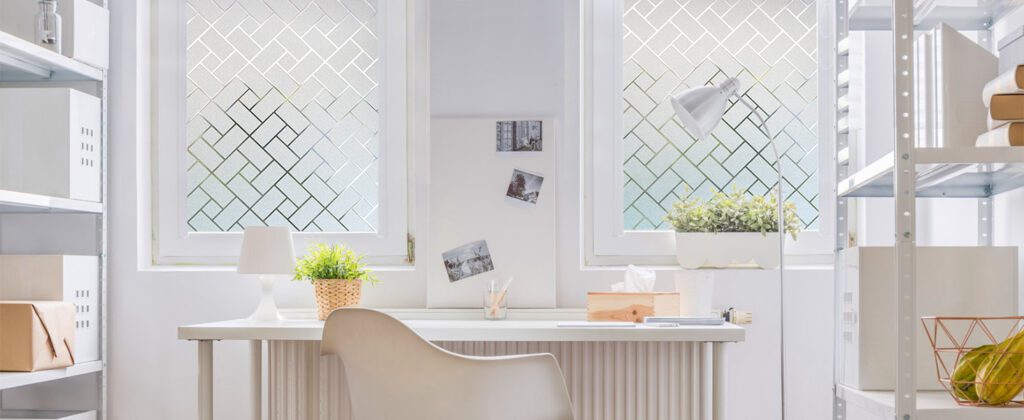 Dịch vụ decal dán kính Vũng Tàu nhanh chóng và chuyên nghiệp