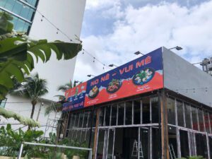 Thi công dán Decal bảng hiệu tôn YOYO Beer Garden – Quận 3 6 z7011665669249 fe38020f3e8fcd8709f4470ec65b85ba