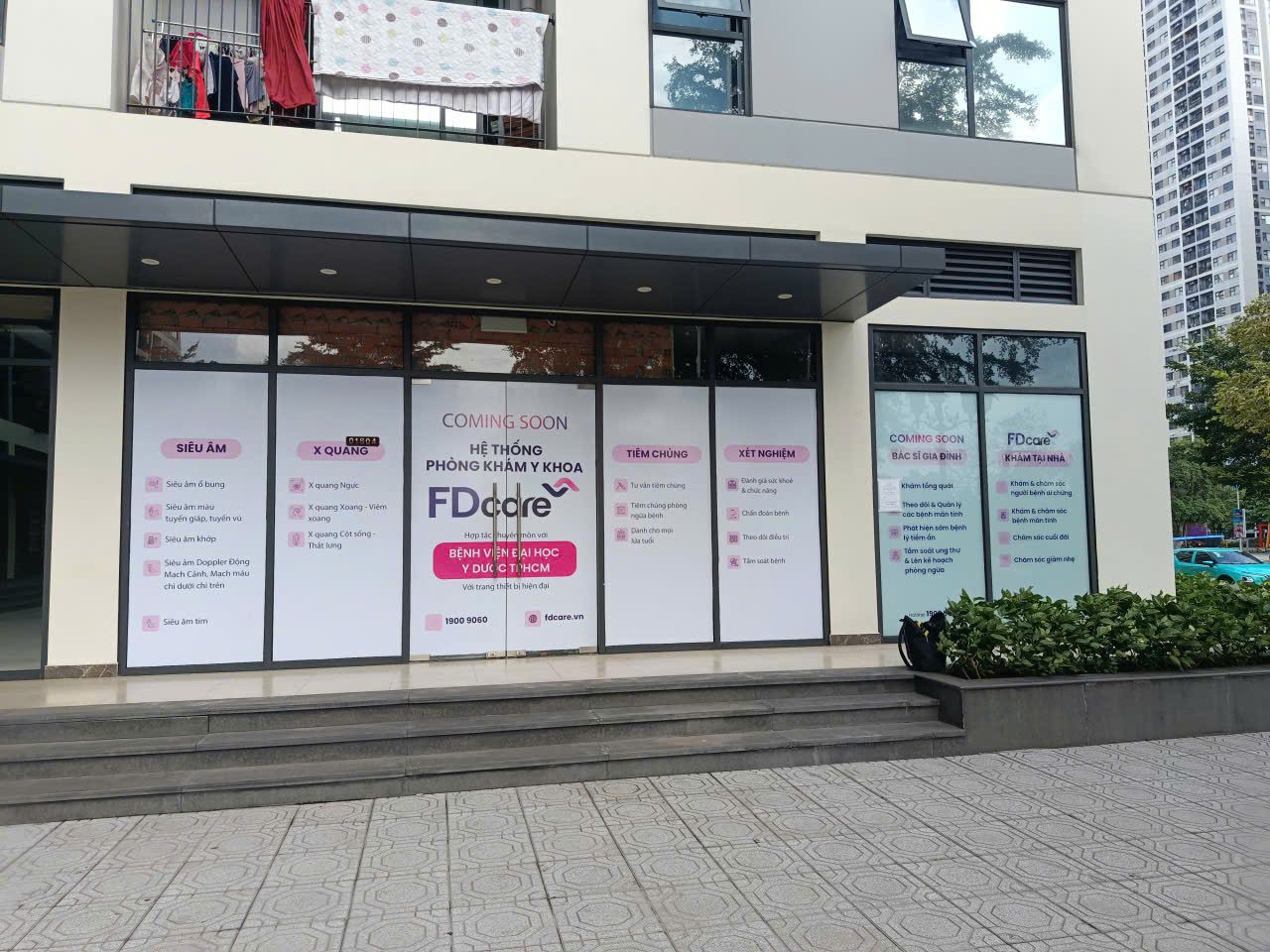 In ấn & thi công dán Decal kính FDCARE Vinhome Quận 9