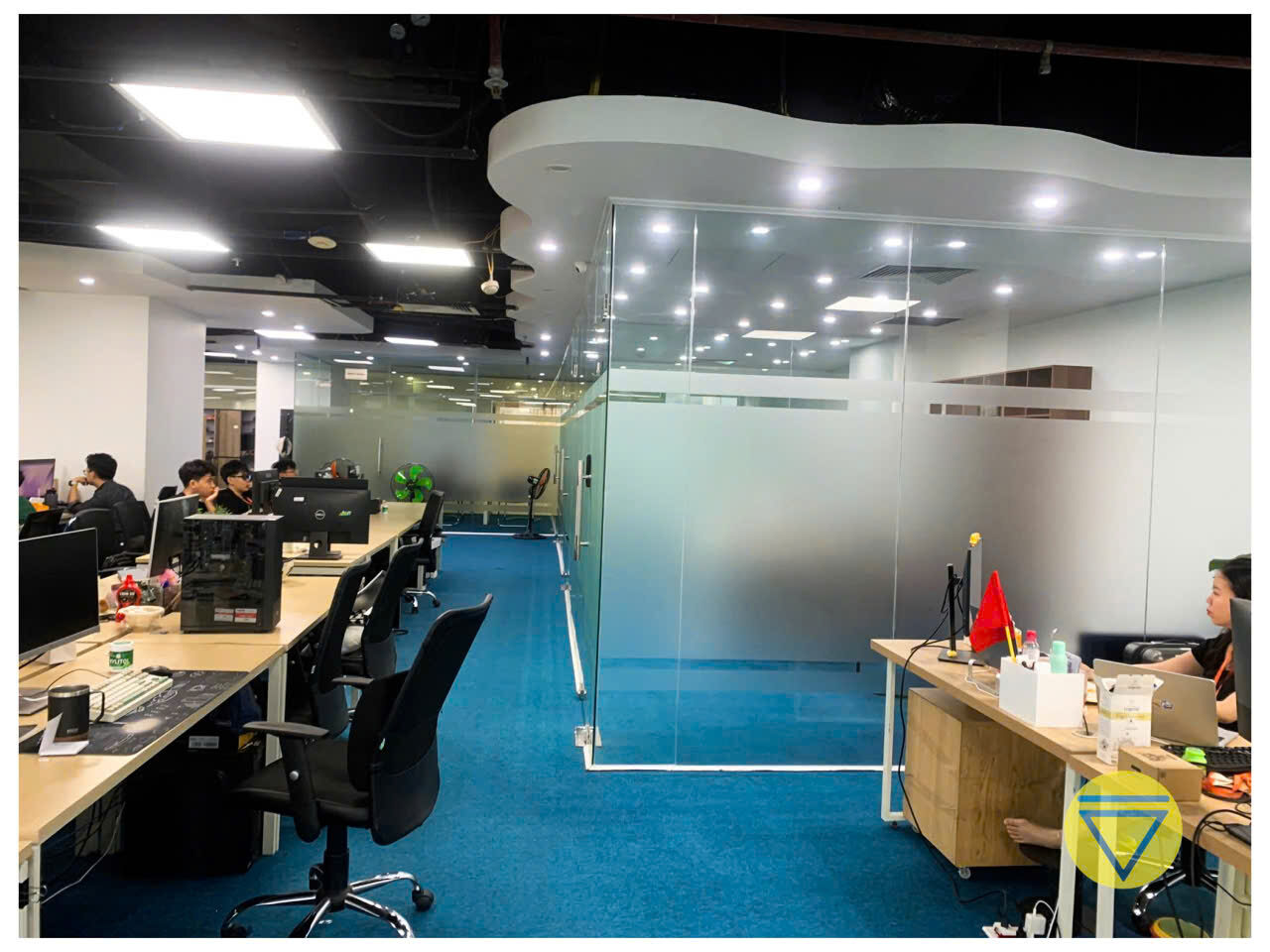 Dịch vụ thi công decal dán kính Quận 12 giá rẻ cho văn phòng công ty