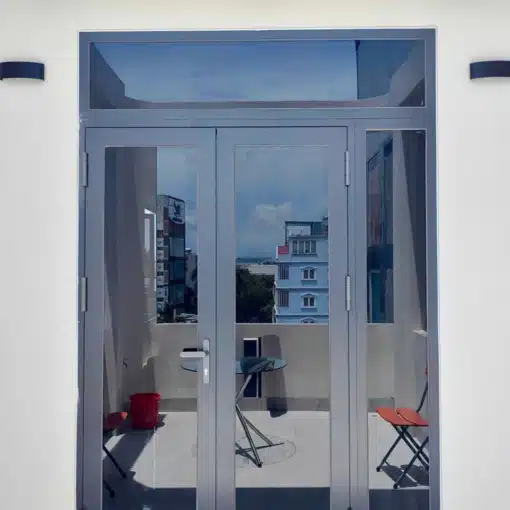 Phim cách nhiệt RS220 bên ngoài nhìn vào